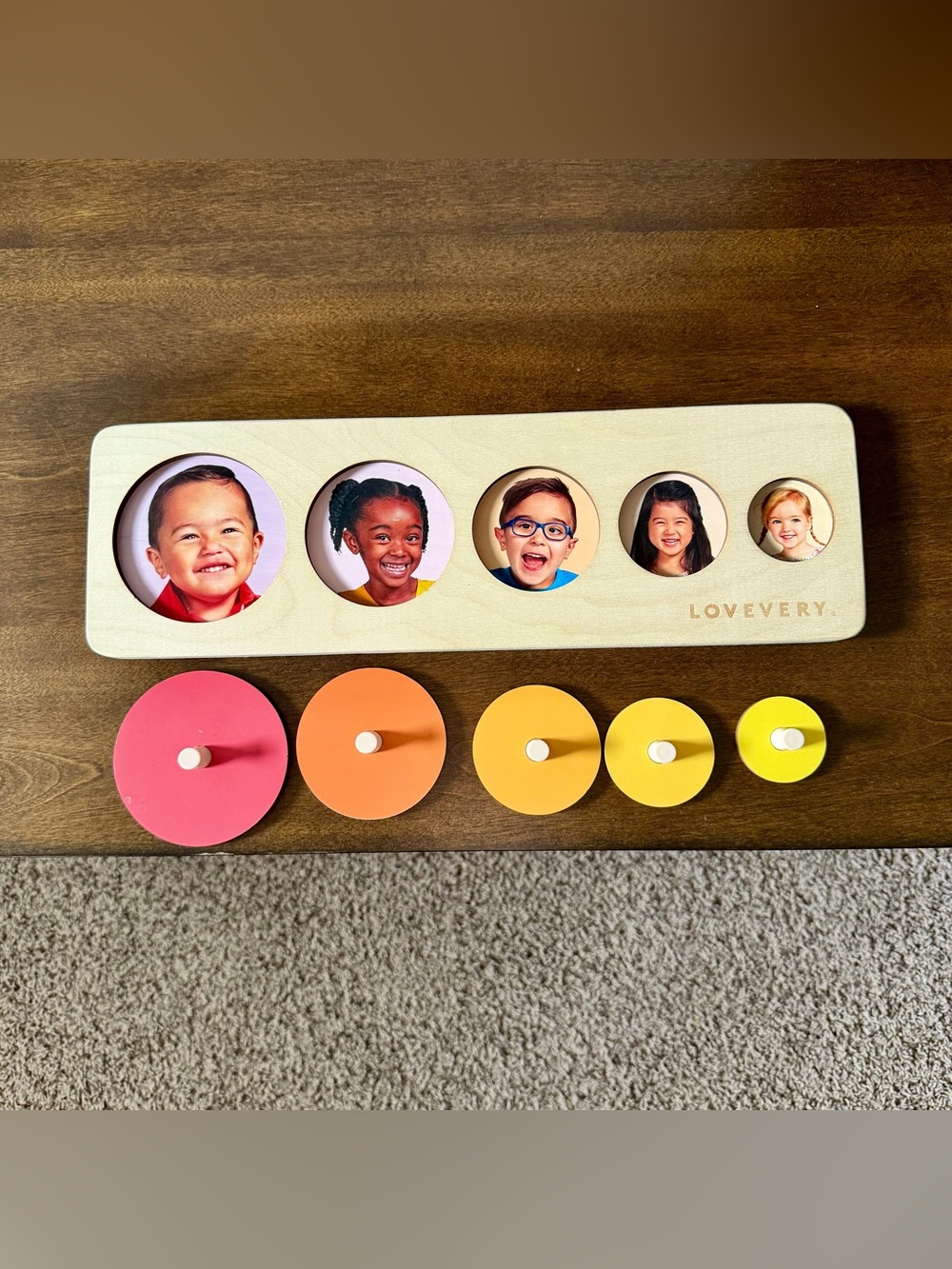 Lovevery Circle of Friends Peg Puzzle